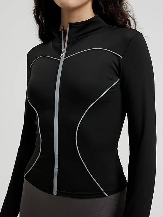 Stylish women’s UV coat for travel, cycling, and beach wear.